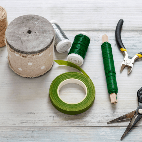 Top 10 accesorii florarii esentiale pentru afacerea ta